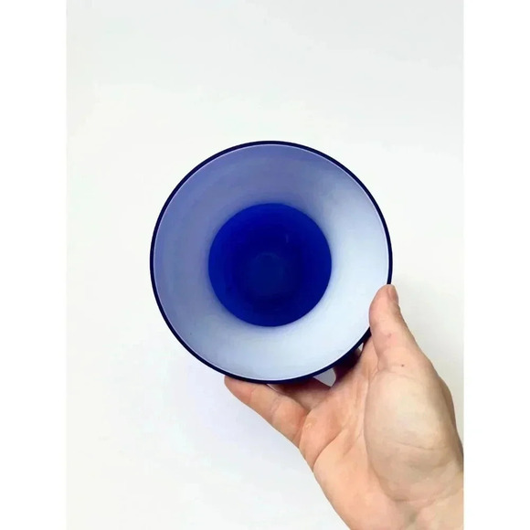 Large Cobalt Blue & White Inner Lined Vintage Midcentury Modern Glass Bud Vase - Picture 4 of 8